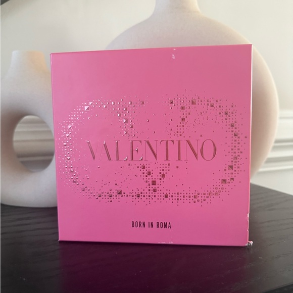 Valentino Donna Born In Roma Eau de Parfum with Bourbon - Picture 4 of 5